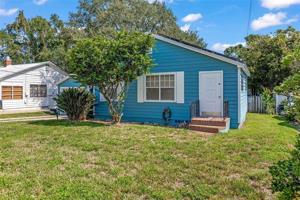 Active With Contract: $199,000 (3 beds, 2 baths, 1322 Square Feet)