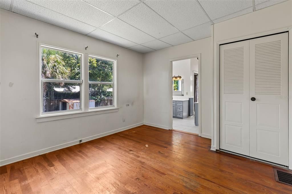 Active With Contract: $199,000 (3 beds, 2 baths, 1322 Square Feet)