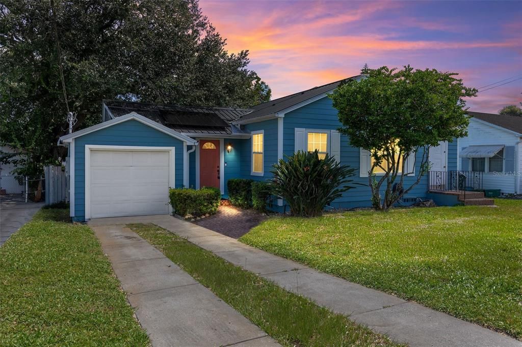 Active With Contract: $199,000 (3 beds, 2 baths, 1322 Square Feet)