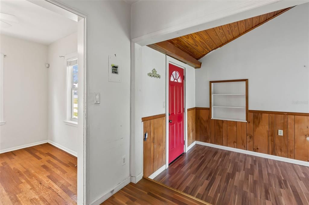 Active With Contract: $199,000 (3 beds, 2 baths, 1322 Square Feet)