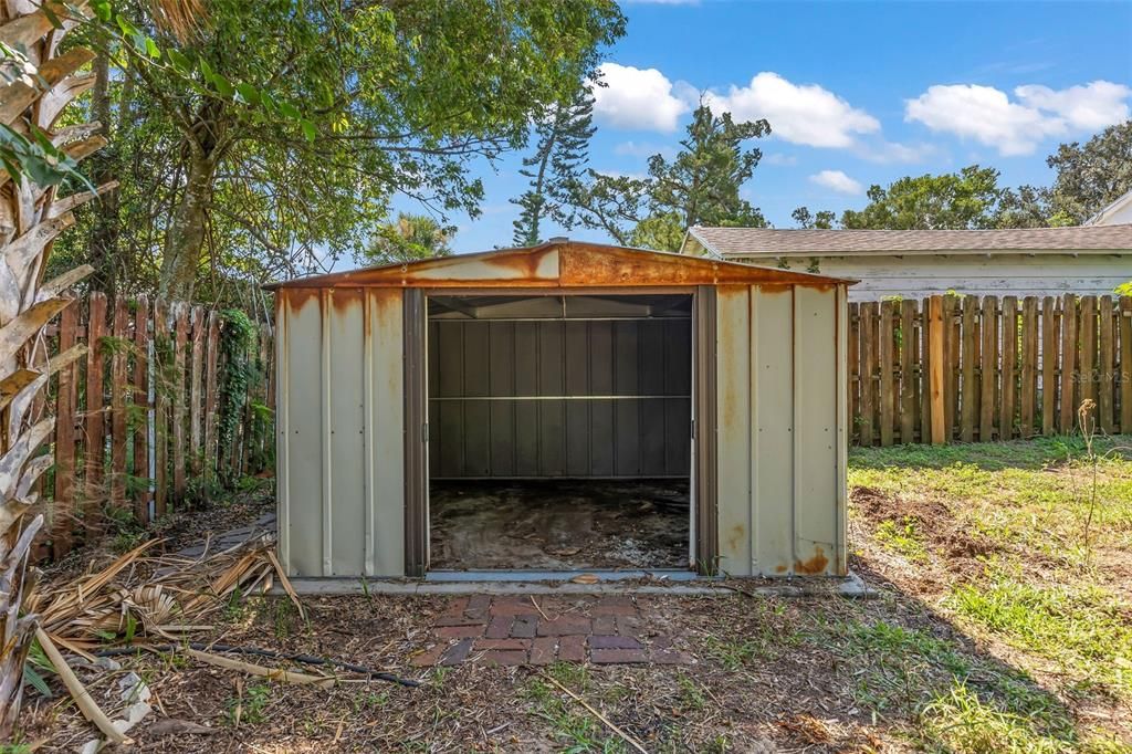 Active With Contract: $199,000 (3 beds, 2 baths, 1322 Square Feet)