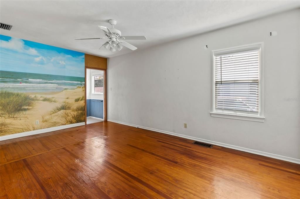 Active With Contract: $199,000 (3 beds, 2 baths, 1322 Square Feet)