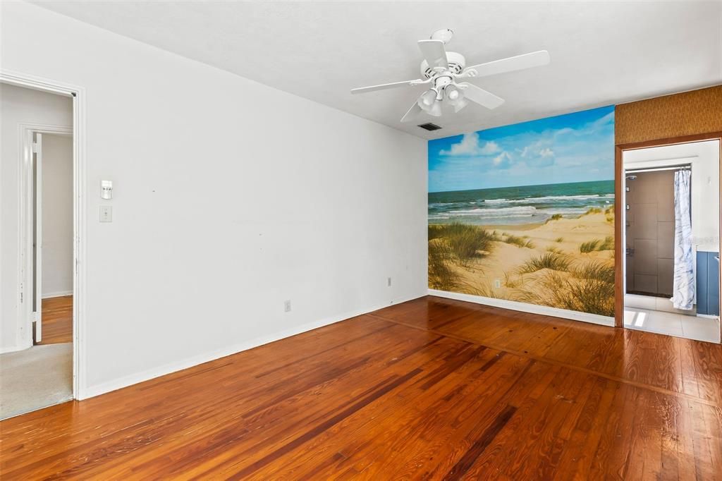 Active With Contract: $199,000 (3 beds, 2 baths, 1322 Square Feet)