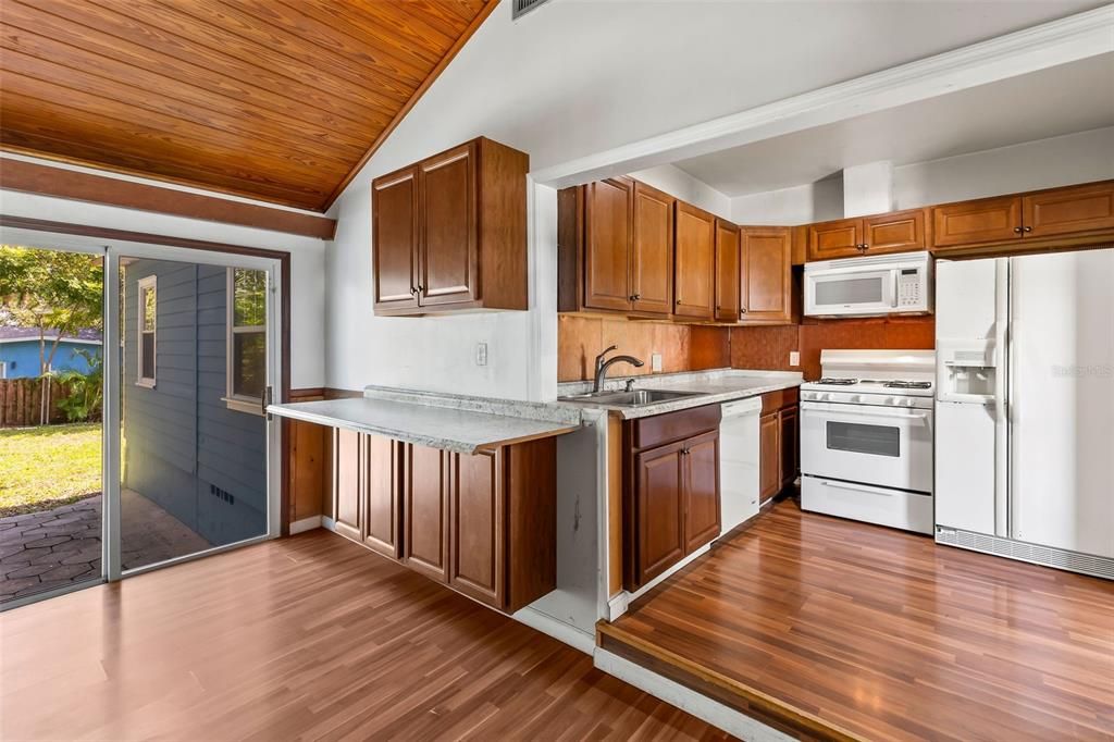 Active With Contract: $199,000 (3 beds, 2 baths, 1322 Square Feet)