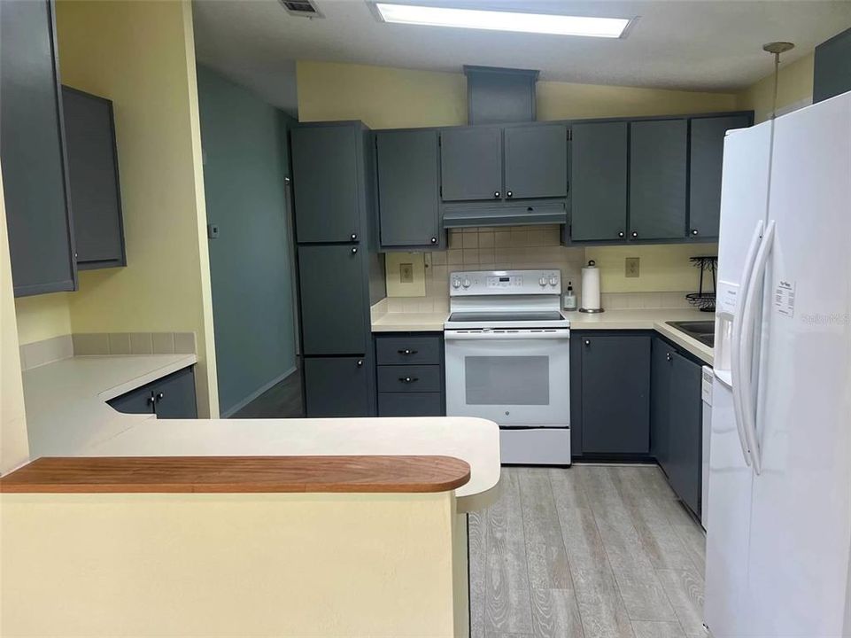 Activo con contrato: $179,900 (2 camas, 2 baños, 1144 Pies cuadrados)