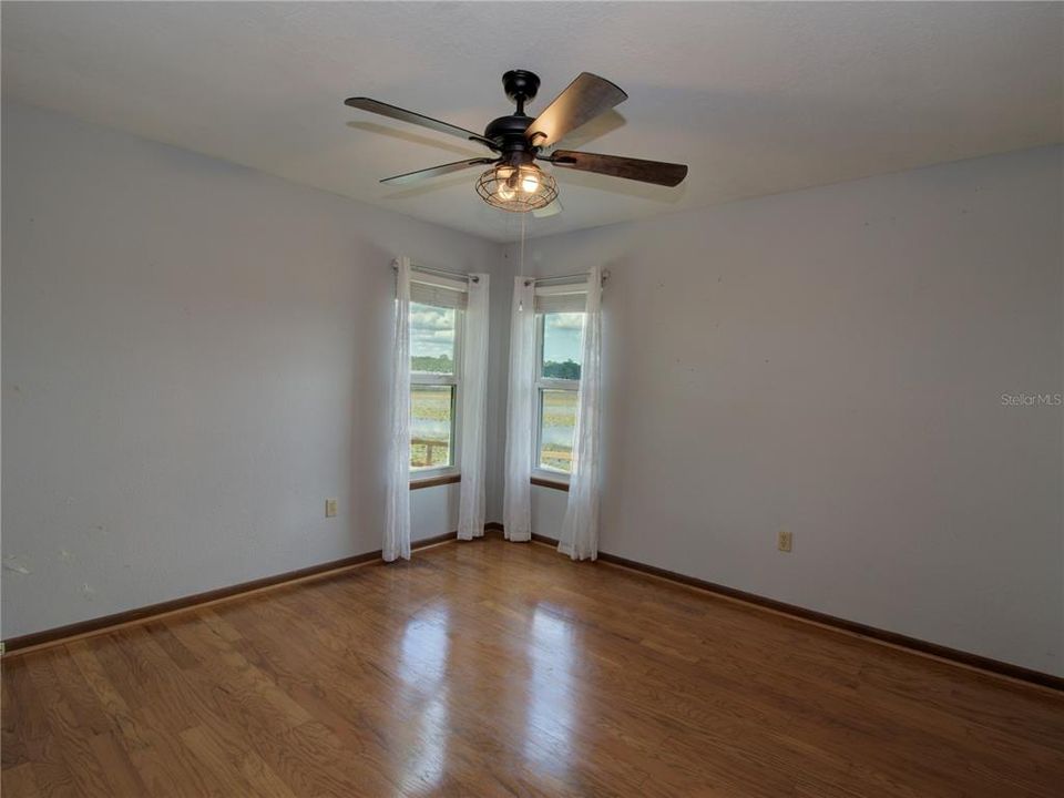 For Sale: $299,000 (3 beds, 2 baths, 1698 Square Feet)