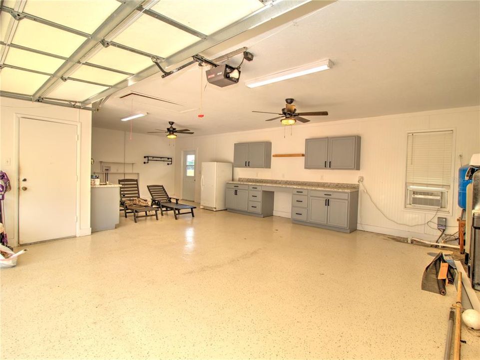 For Sale: $299,000 (3 beds, 2 baths, 1698 Square Feet)