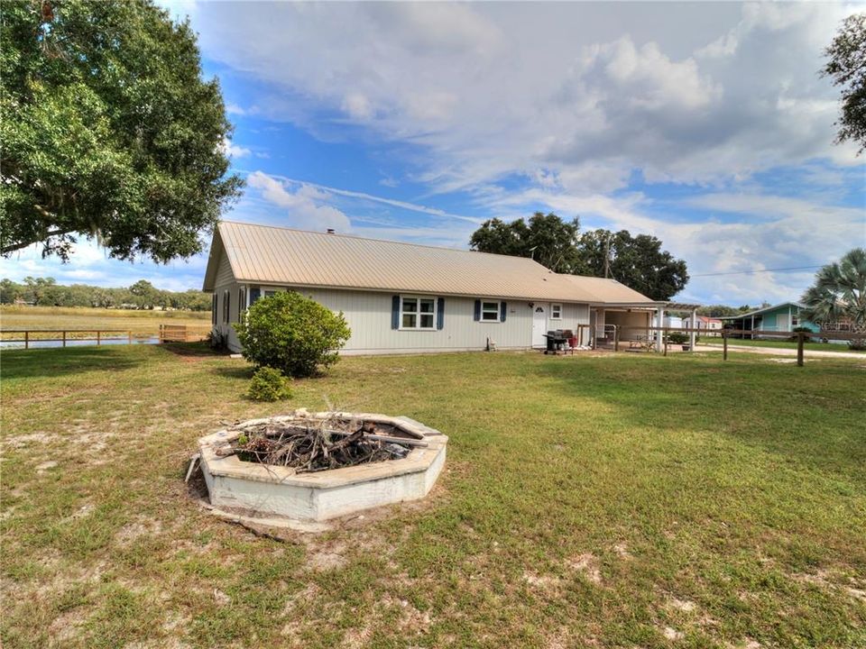 For Sale: $299,000 (3 beds, 2 baths, 1698 Square Feet)