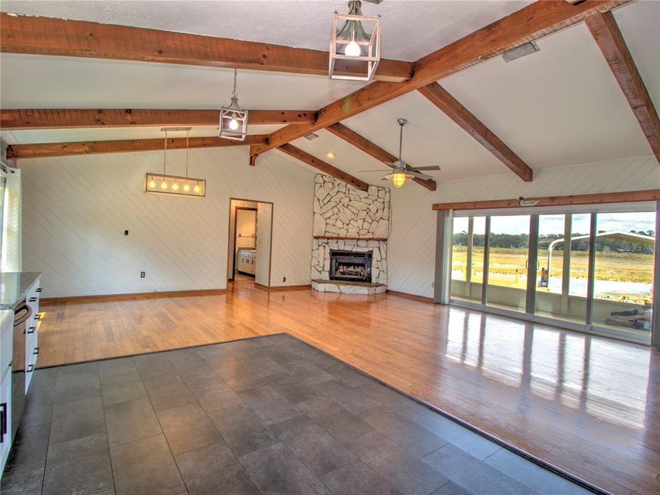 For Sale: $299,000 (3 beds, 2 baths, 1698 Square Feet)