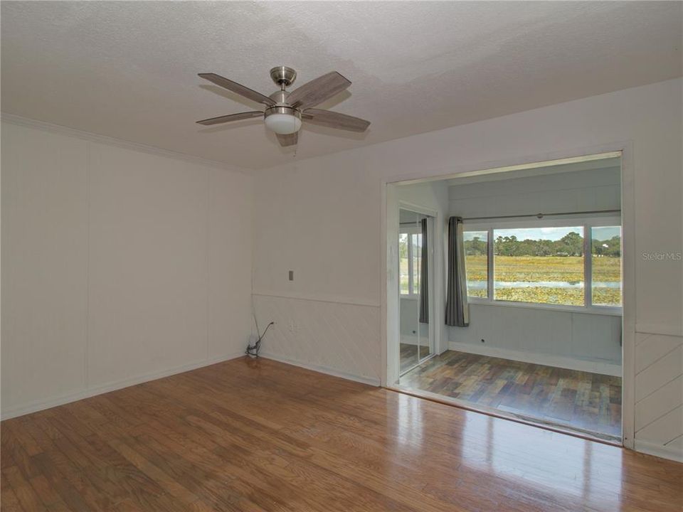 For Sale: $299,000 (3 beds, 2 baths, 1698 Square Feet)