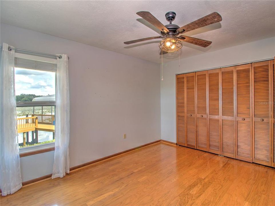 For Sale: $299,000 (3 beds, 2 baths, 1698 Square Feet)