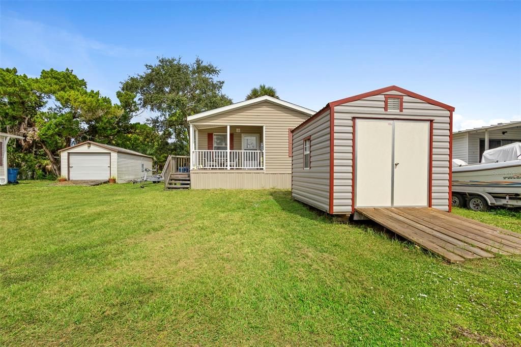 合同活跃: $298,900 (2 贝兹, 2 浴室, 768 平方英尺)