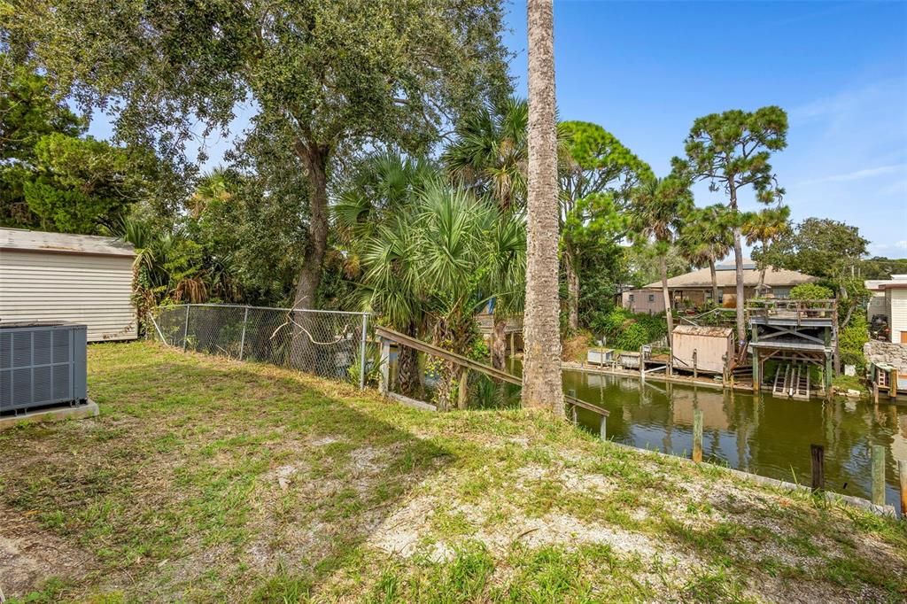 合同活跃: $298,900 (2 贝兹, 2 浴室, 768 平方英尺)