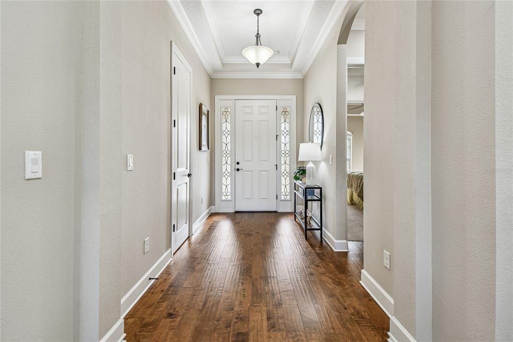 合同活跃: $649,900 (3 贝兹, 3 浴室, 2275 平方英尺)