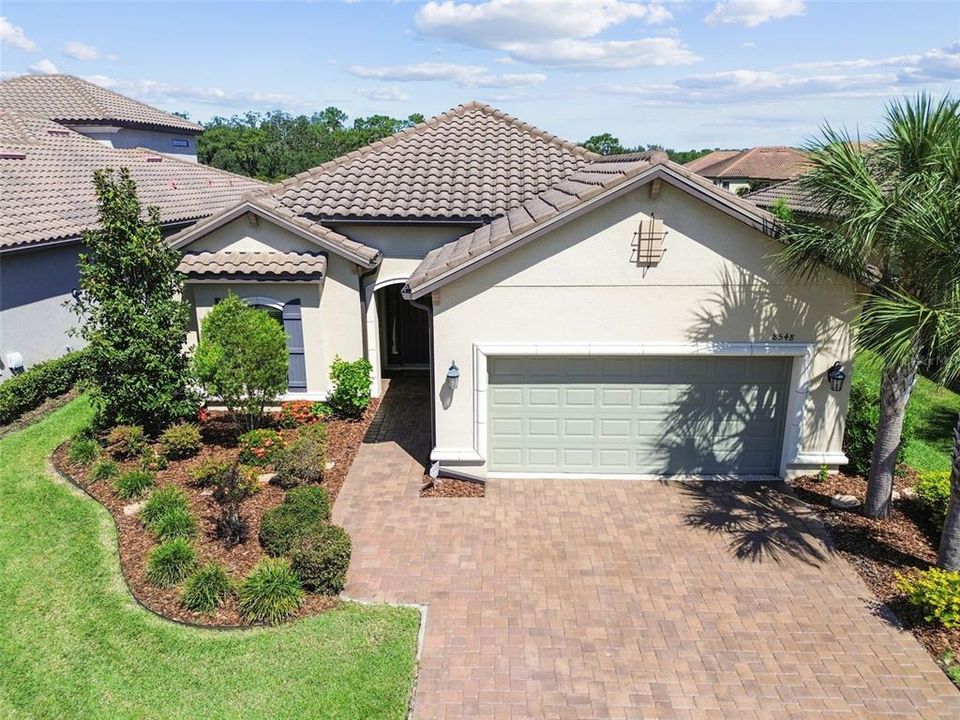 合同活跃: $649,900 (3 贝兹, 3 浴室, 2275 平方英尺)