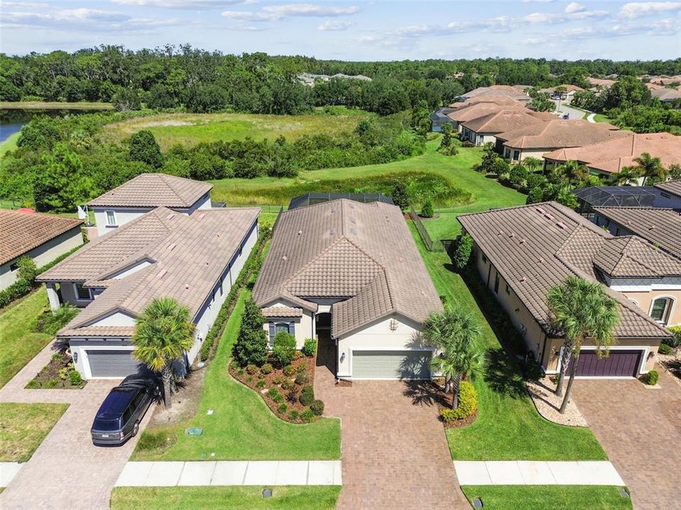 合同活跃: $649,900 (3 贝兹, 3 浴室, 2275 平方英尺)