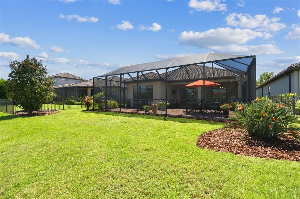 合同活跃: $649,900 (3 贝兹, 3 浴室, 2275 平方英尺)