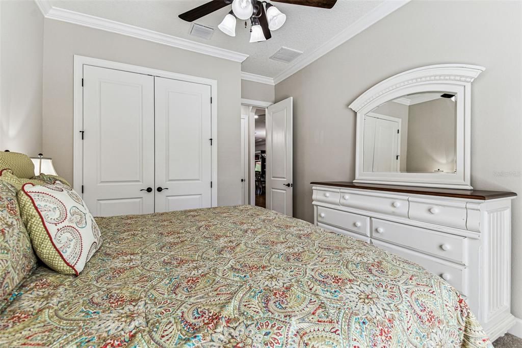 合同活跃: $649,900 (3 贝兹, 3 浴室, 2275 平方英尺)