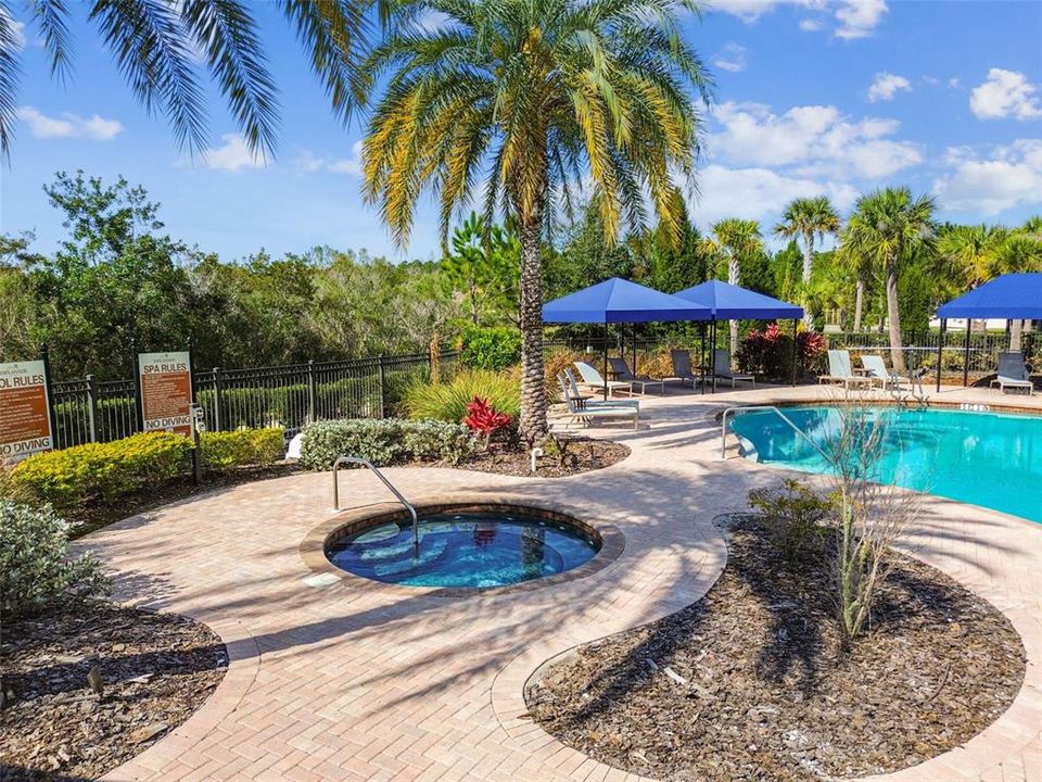 合同活跃: $649,900 (3 贝兹, 3 浴室, 2275 平方英尺)