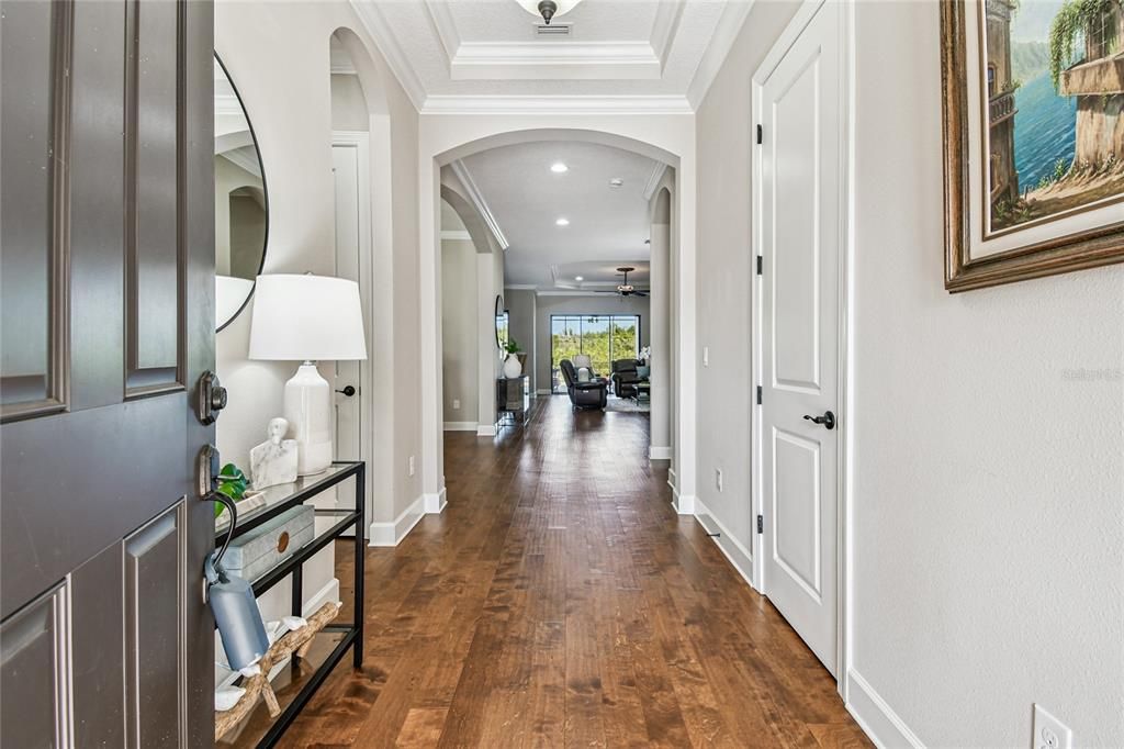 合同活跃: $649,900 (3 贝兹, 3 浴室, 2275 平方英尺)