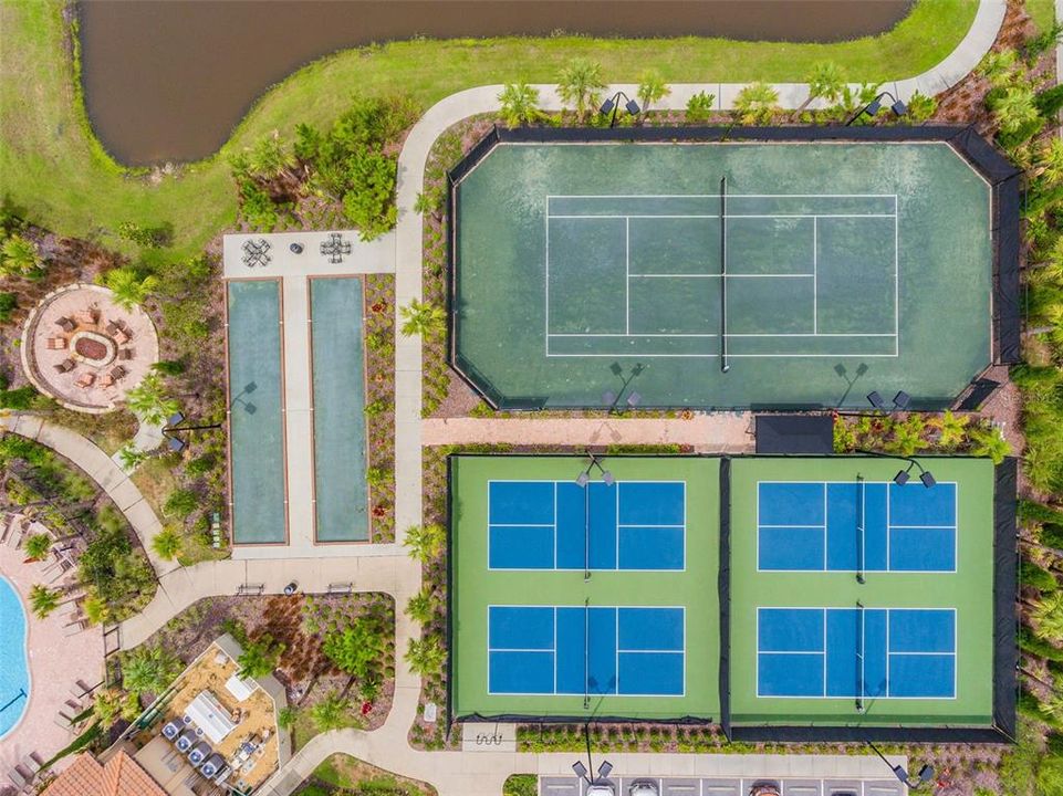 合同活跃: $649,900 (3 贝兹, 3 浴室, 2275 平方英尺)