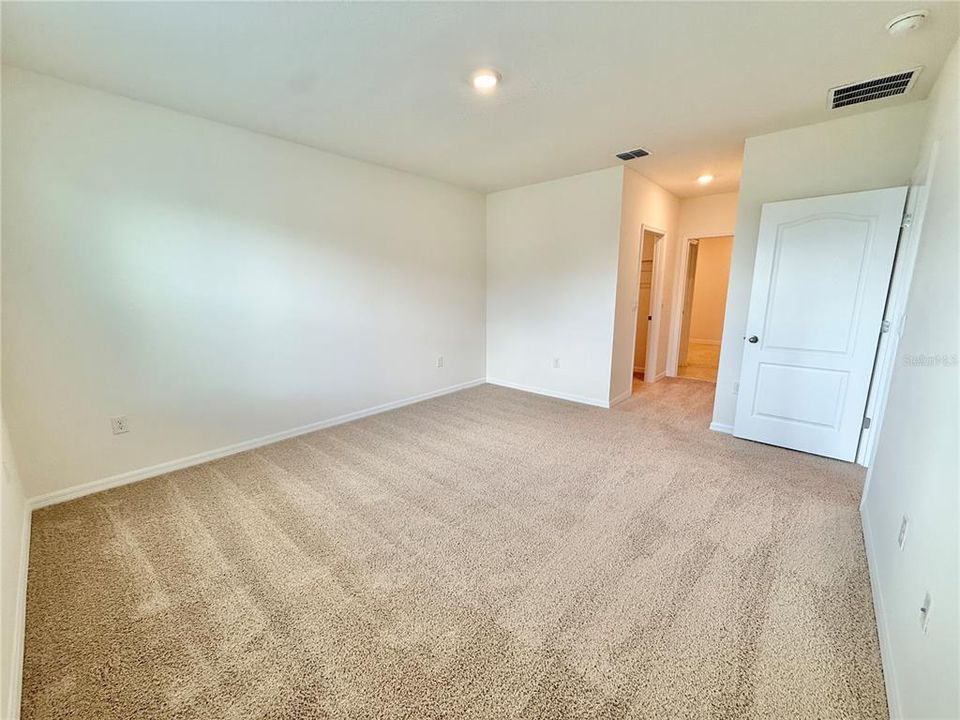 Active With Contract: $2,000 (3 beds, 2 baths, 1672 Square Feet)