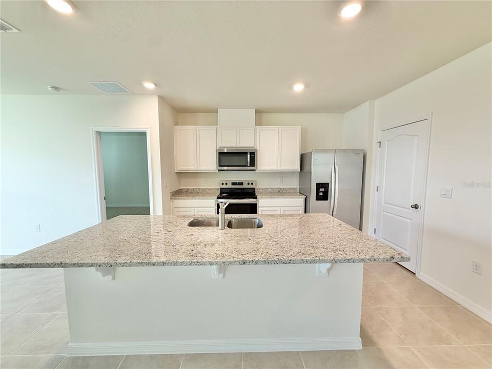 Active With Contract: $2,000 (3 beds, 2 baths, 1672 Square Feet)
