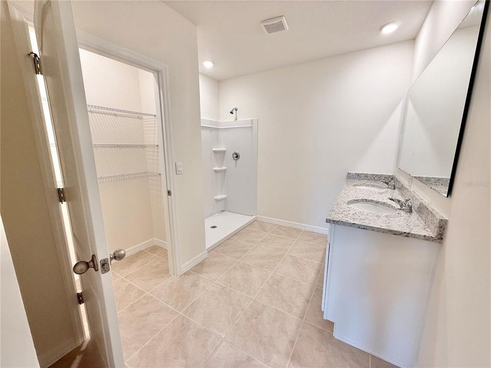 Active With Contract: $2,000 (3 beds, 2 baths, 1672 Square Feet)