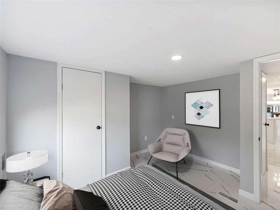 Active With Contract: $158,900 (2 beds, 2 baths, 864 Square Feet)
