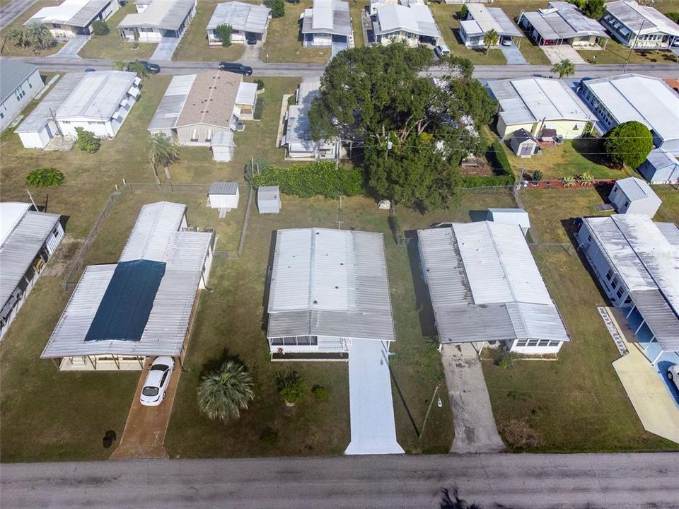 Active With Contract: $158,900 (2 beds, 2 baths, 864 Square Feet)