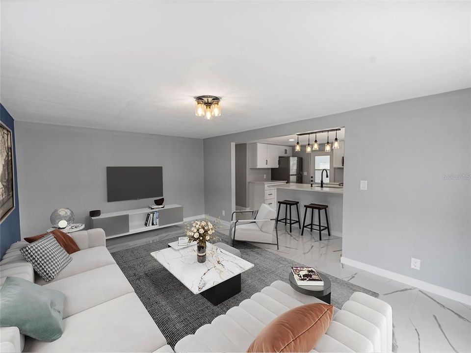 Active With Contract: $158,900 (2 beds, 2 baths, 864 Square Feet)