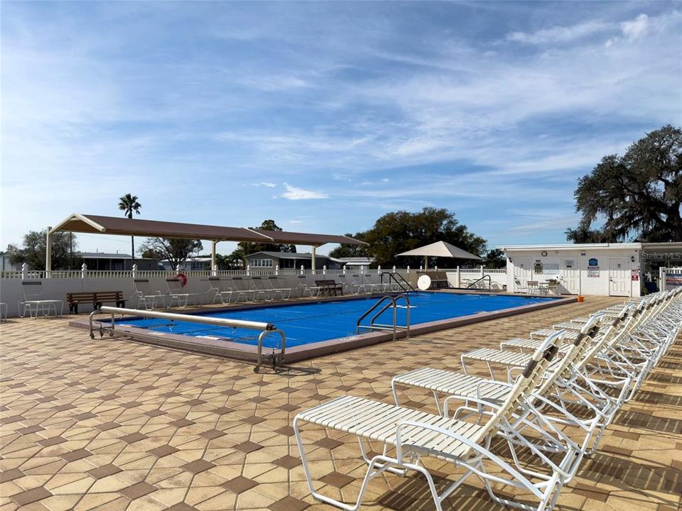 Active With Contract: $158,900 (2 beds, 2 baths, 864 Square Feet)