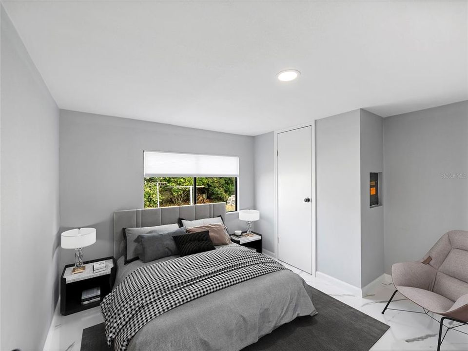 Active With Contract: $158,900 (2 beds, 2 baths, 864 Square Feet)