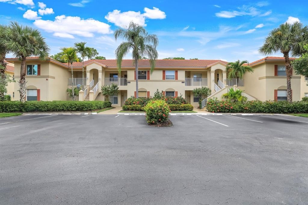 For Sale: $274,900 (2 beds, 2 baths, 1107 Square Feet)