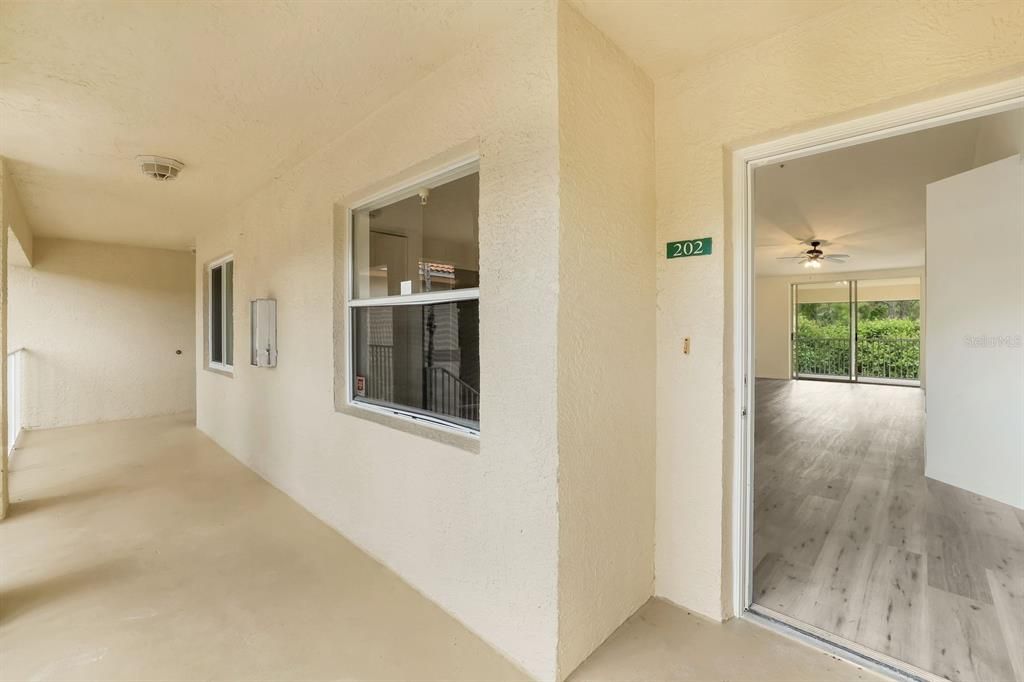 For Sale: $274,900 (2 beds, 2 baths, 1107 Square Feet)