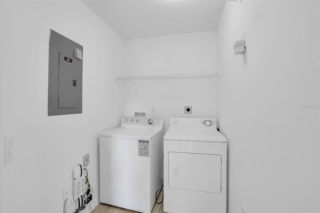 For Sale: $274,900 (2 beds, 2 baths, 1107 Square Feet)