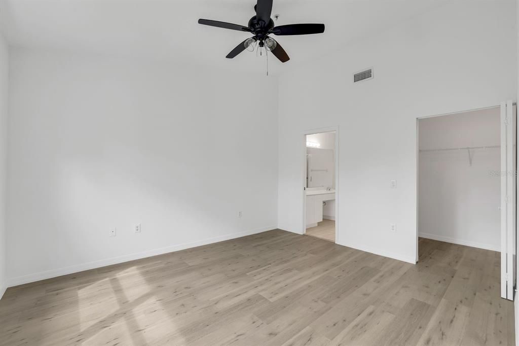 For Sale: $274,900 (2 beds, 2 baths, 1107 Square Feet)