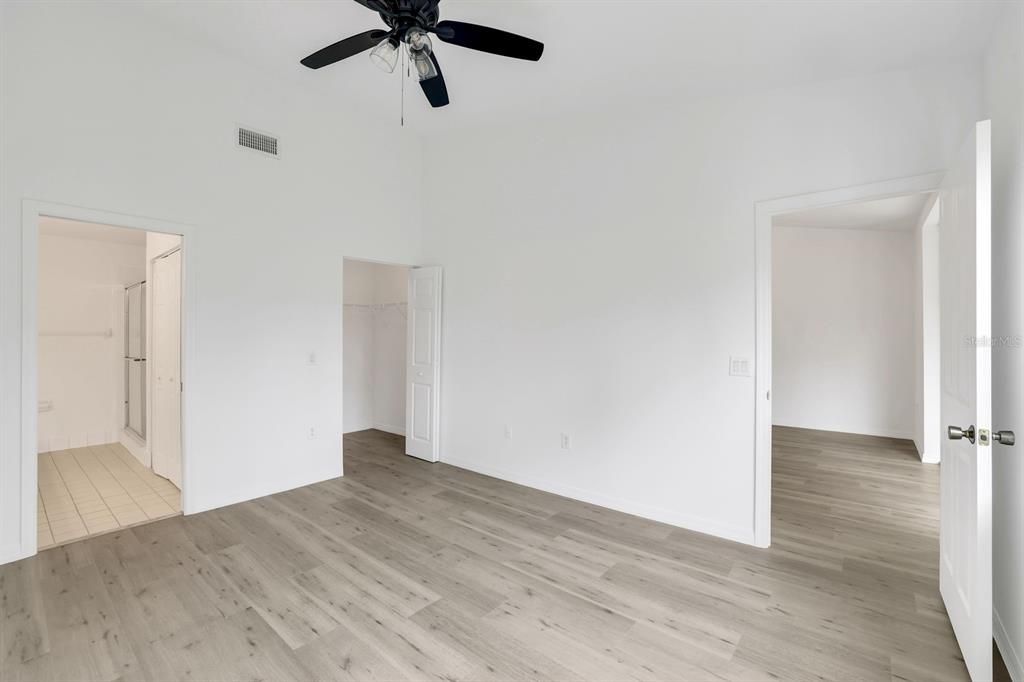 For Sale: $274,900 (2 beds, 2 baths, 1107 Square Feet)