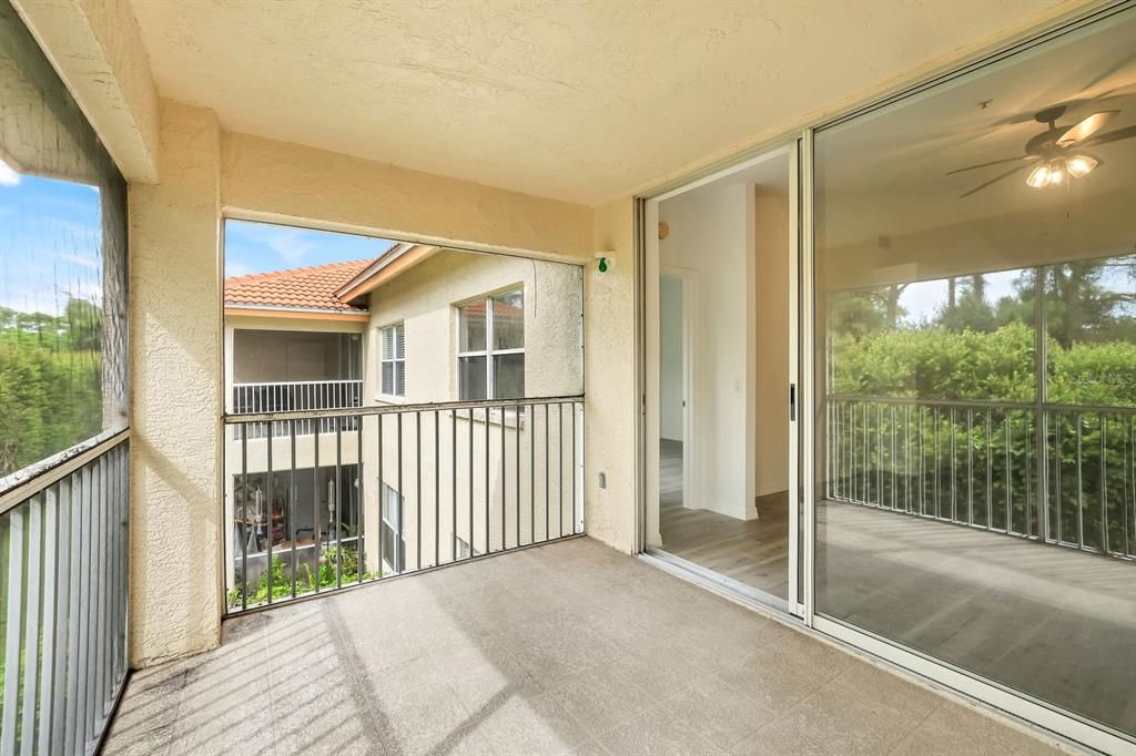 For Sale: $274,900 (2 beds, 2 baths, 1107 Square Feet)