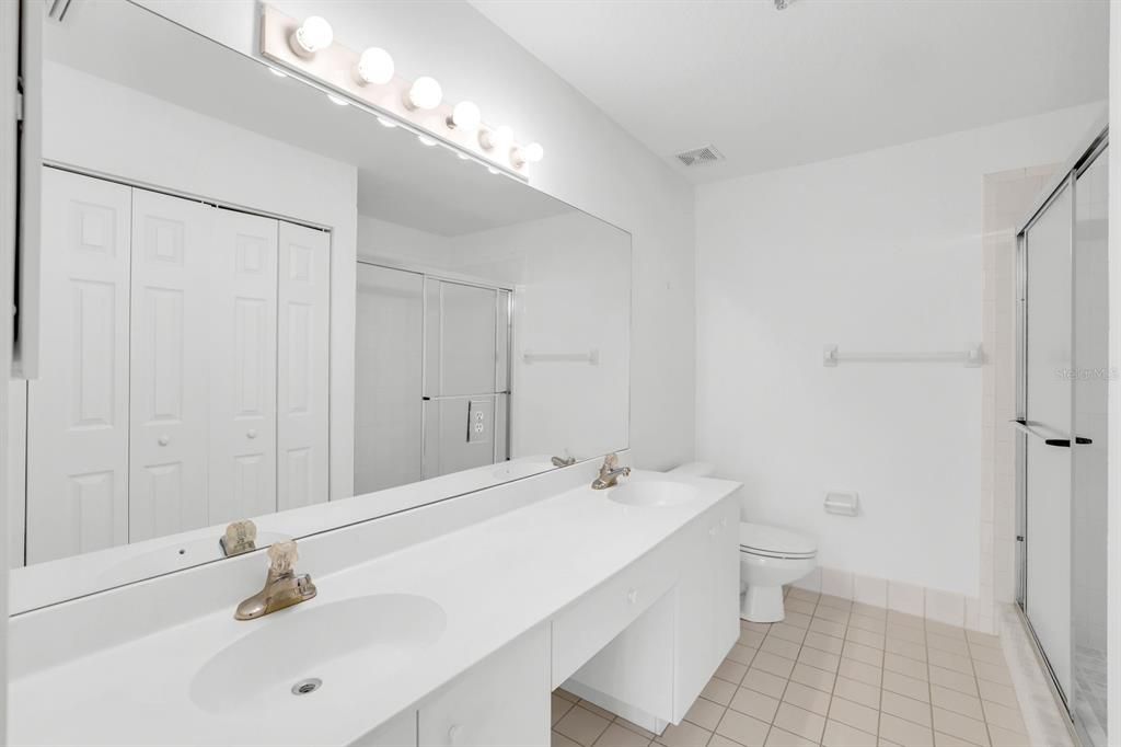 For Sale: $274,900 (2 beds, 2 baths, 1107 Square Feet)