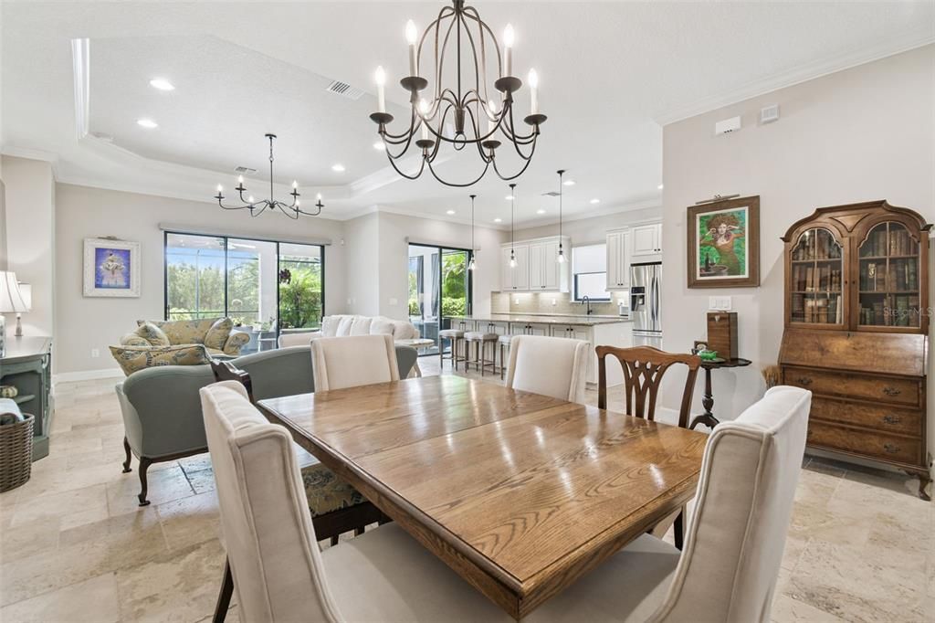 En Venta: $725,000 (4 camas, 3 baños, 2332 Pies cuadrados)