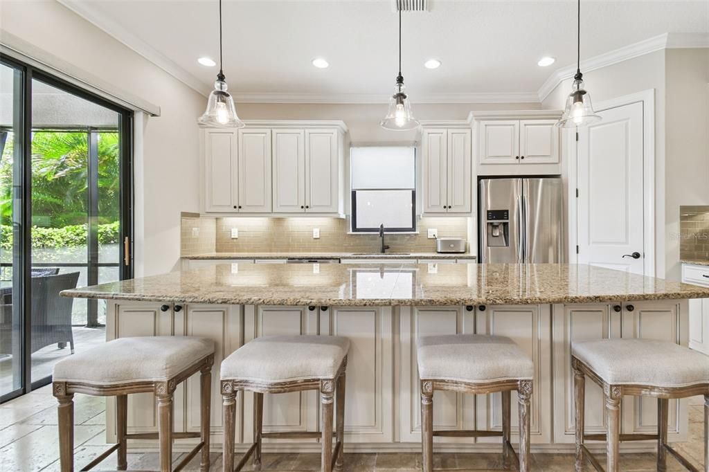 En Venta: $725,000 (4 camas, 3 baños, 2332 Pies cuadrados)