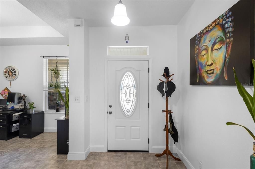 Под контрактом: $425,000 (4 спален, 3 ванн, 2210 Квадратных фут)