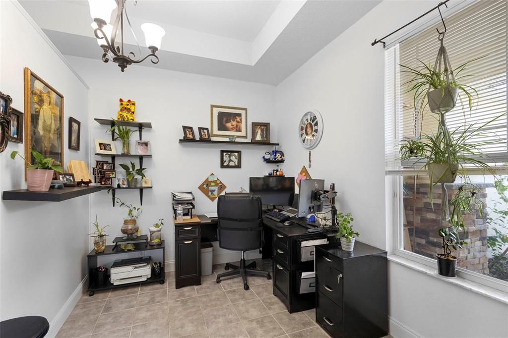 Под контрактом: $425,000 (4 спален, 3 ванн, 2210 Квадратных фут)