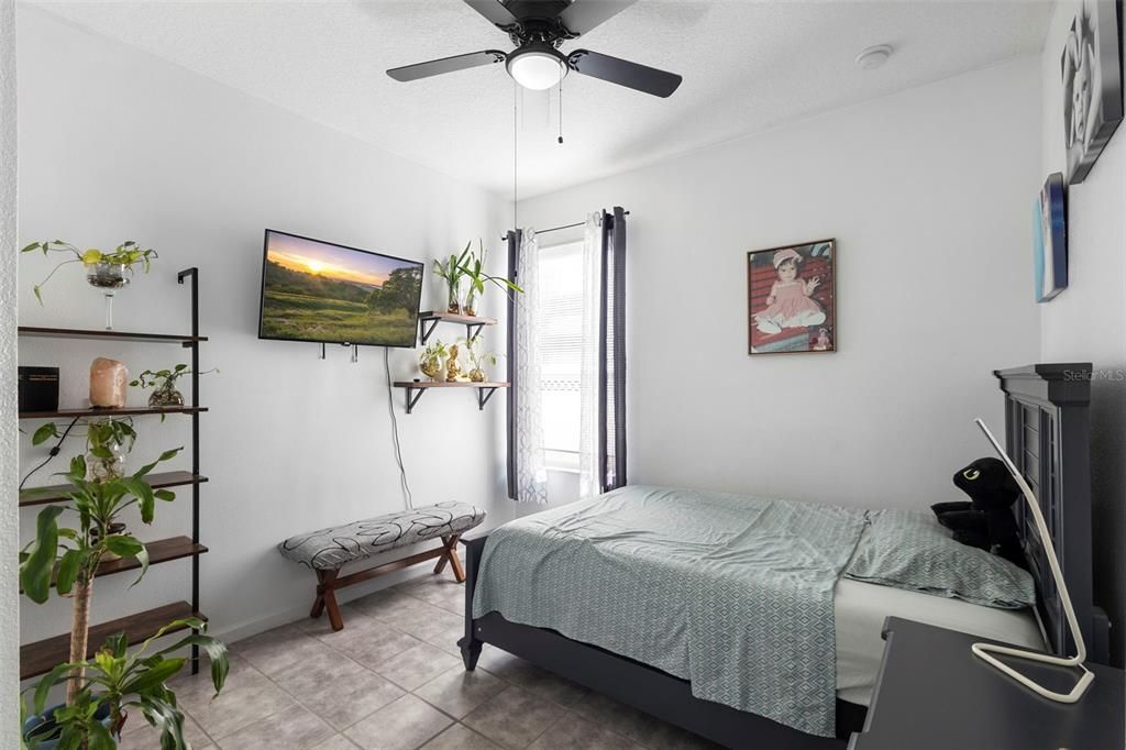 Под контрактом: $425,000 (4 спален, 3 ванн, 2210 Квадратных фут)