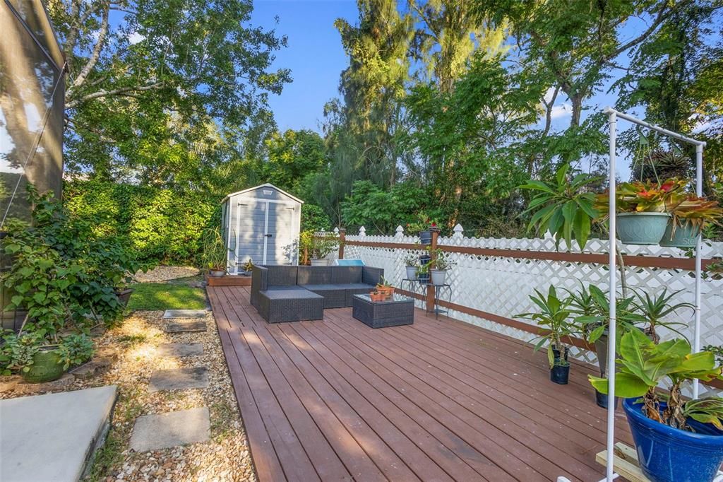 Под контрактом: $425,000 (4 спален, 3 ванн, 2210 Квадратных фут)