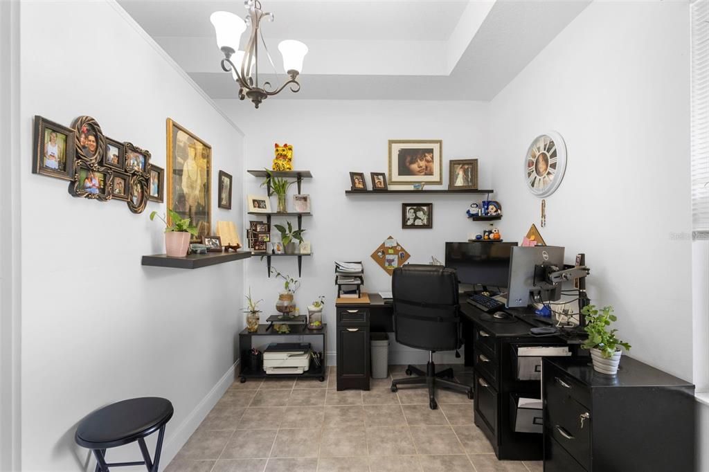 Под контрактом: $425,000 (4 спален, 3 ванн, 2210 Квадратных фут)