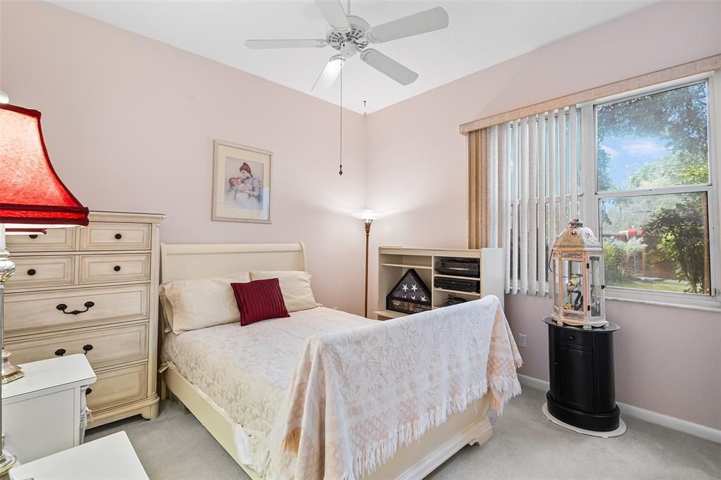 Activo con contrato: $696,000 (4 camas, 2 baños, 2529 Pies cuadrados)