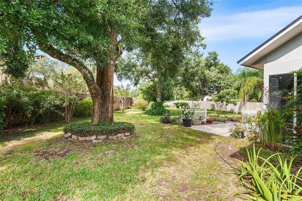 Activo con contrato: $696,000 (4 camas, 2 baños, 2529 Pies cuadrados)