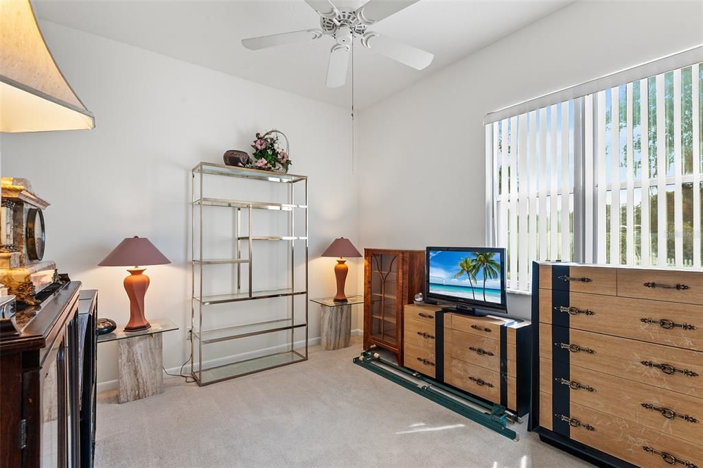 Activo con contrato: $696,000 (4 camas, 2 baños, 2529 Pies cuadrados)